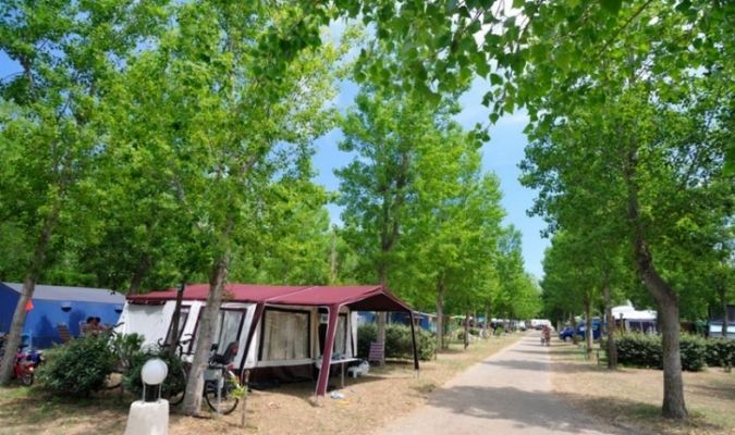 camping avec tente à valras plage