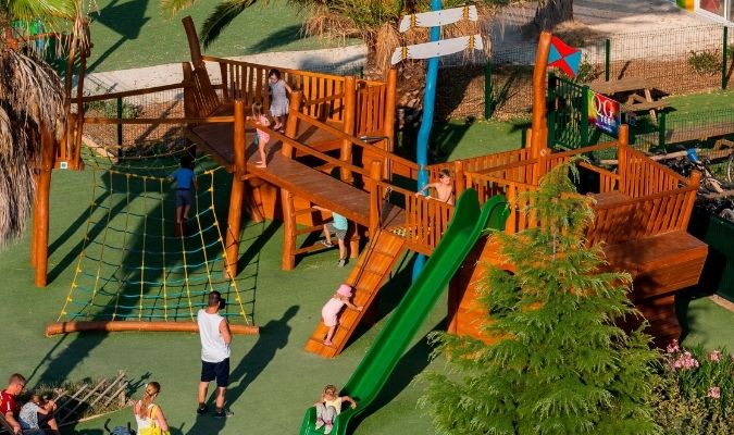 camping la yole avec aire de jeux