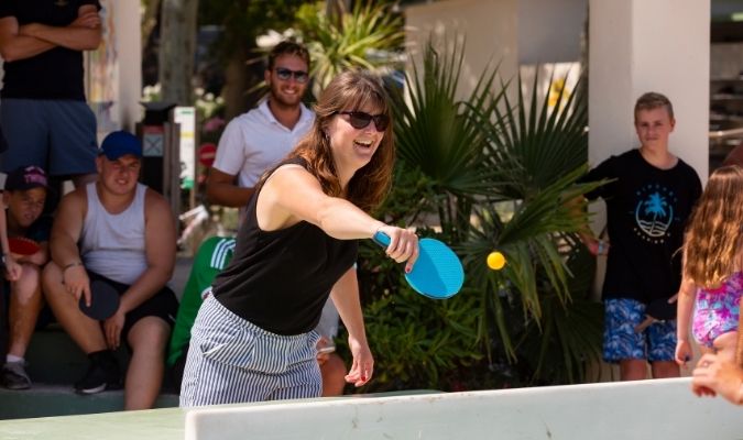 animation ping pong au camping la Yole