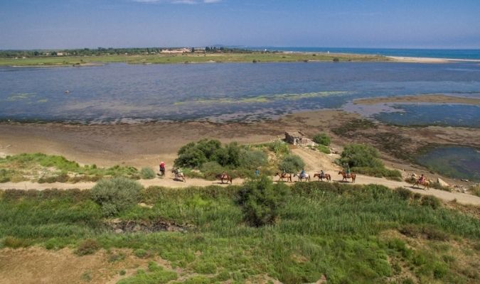 balade à cheval proche du camping la Yole