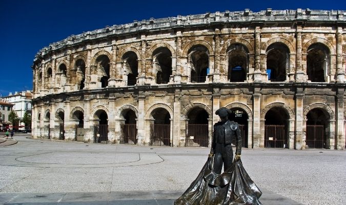 nîmes